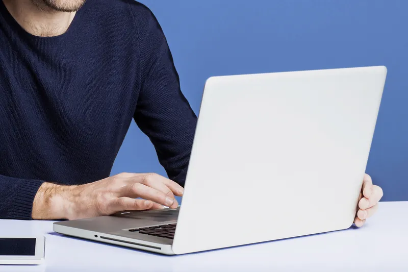 Tips for Hiring a Virtual Assistant for Social Media Lead Generation